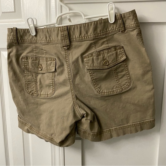Eddie Bauer Chino Camp Shorts in Tan size 10 - Picture 3 of 3